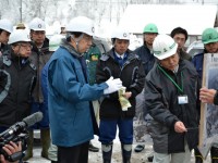 南砺市利賀村上百瀬中村地区　訪問 富山県庁土木部／加藤部長、 農林水産部／伍嶋部長 、砺波土木センター、南砺市役所関係者による「土砂災害被害状況及び復旧作業　視察」2月3日