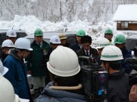 南砺市利賀村上百瀬中村地区　訪問 富山県庁土木部／加藤部長、 農林水産部／伍嶋部長 、砺波土木センター、南砺市役所関係者による「土砂災害被害状況及び復旧作業　視察」2月3日