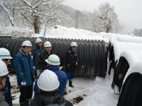 南砺市利賀村上百瀬中村地区　訪問 富山県庁土木部／加藤部長、 農林水産部／伍嶋部長 、砺波土木センター、南砺市役所関係者による「土砂災害被害状況及び復旧作業　視察」2月3日