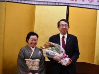 自民党砺波市連合支部 女性部 「新春の集い」 サプライズでの誕生日祝福 1月22日